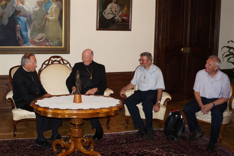 Nadškof Stres, nadškof Hart, p. Ciril Božič in p. Stane Zore - foto - Igor Vojinovič