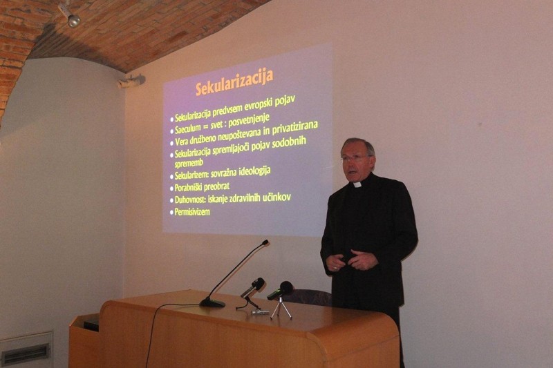 Predavanje nadškofa Stresa