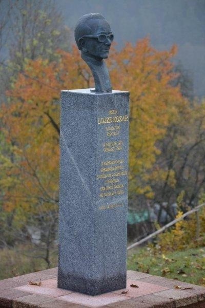 Kip msgr. Lojzeta Kozarja v Martinju