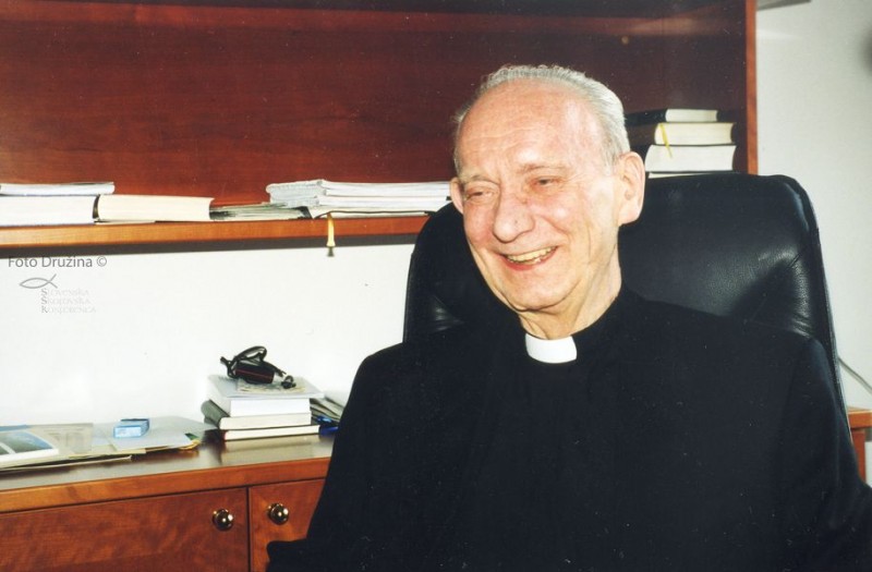 Prvi predsednik SŠK je bil nadškof msgr. dr. Alojzij Šuštar