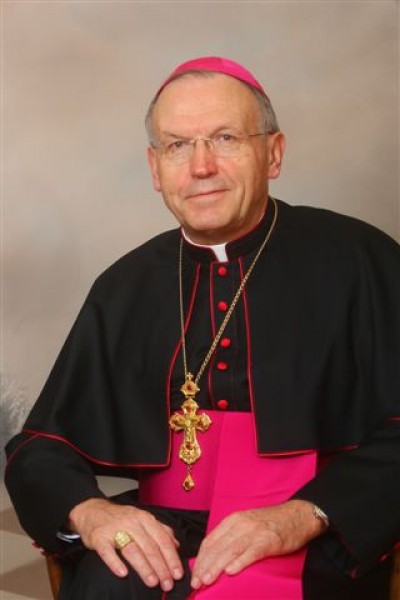 Nadškof Anton Stres 