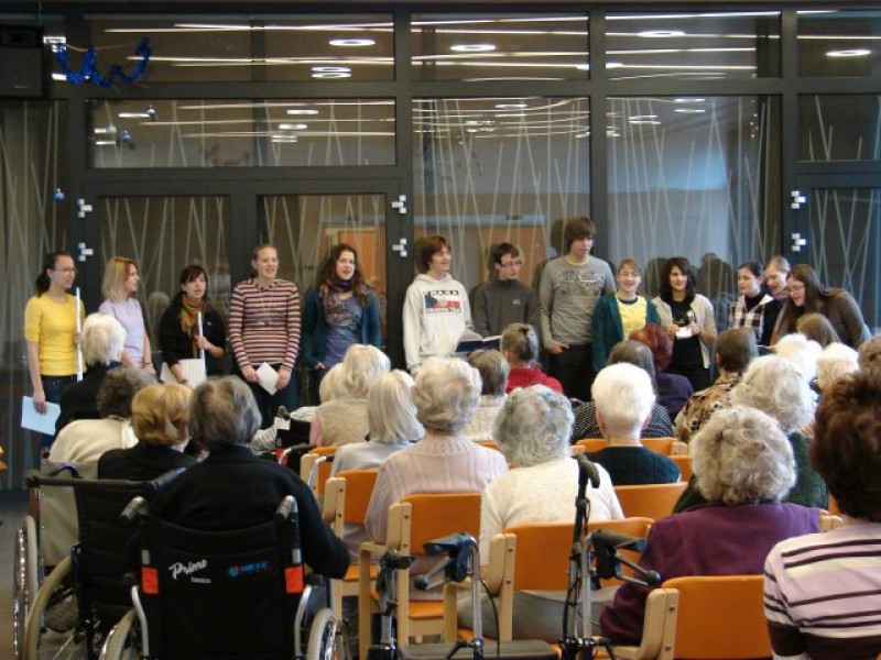 Socialni praktikum v Centru starejših Trnovo 2011 - vir - Zavod sv. Stanislava