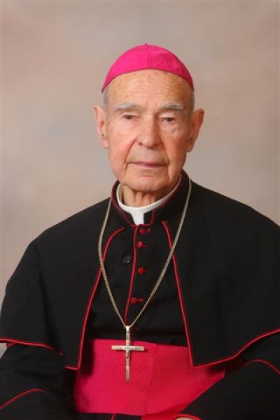 Upokojeni mariborski pomožni škof msgr. dr. Jožef Smej