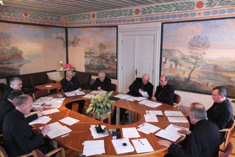 Škofje na zasedanju