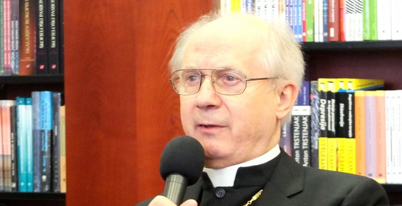 Škof Egon Kapellari