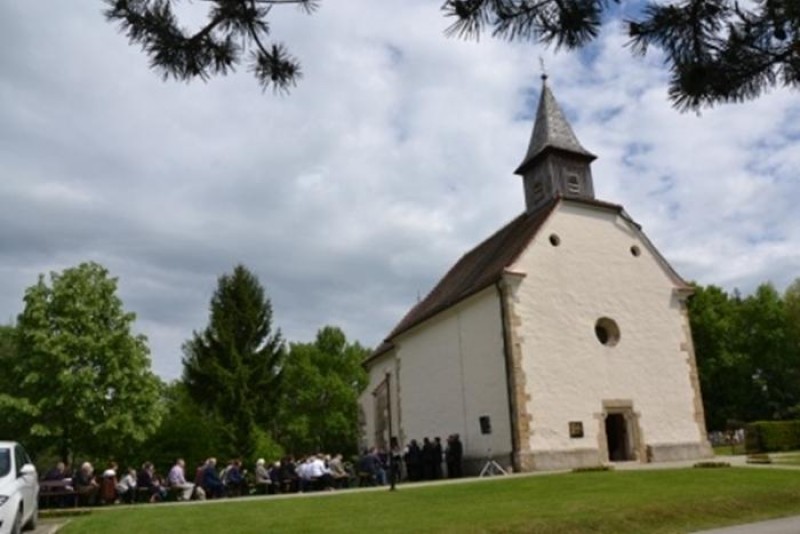 Srečanje cerkvenih pevcev pri cerkvici sv. Ane v Boreči