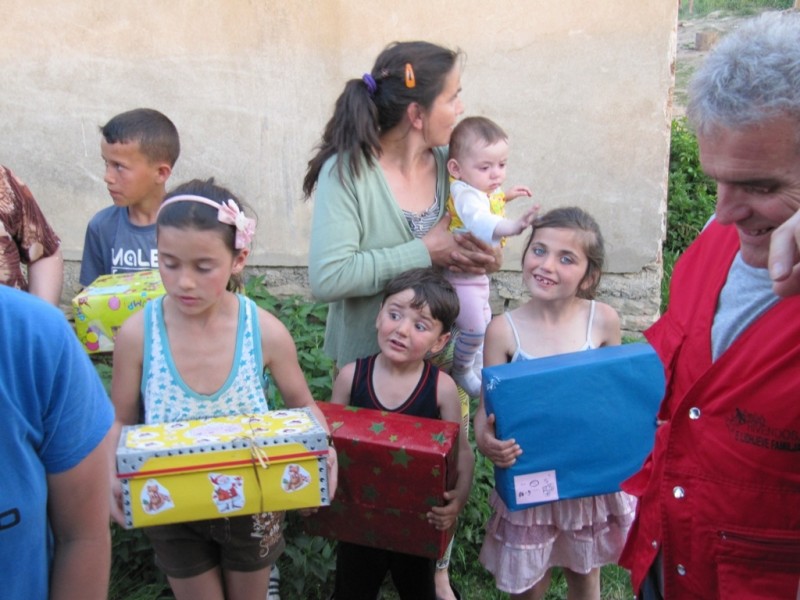 Veselje kosovskih otrok je zaradi pomanjkanja osnovnih življenjskih potrebščin toliko večje