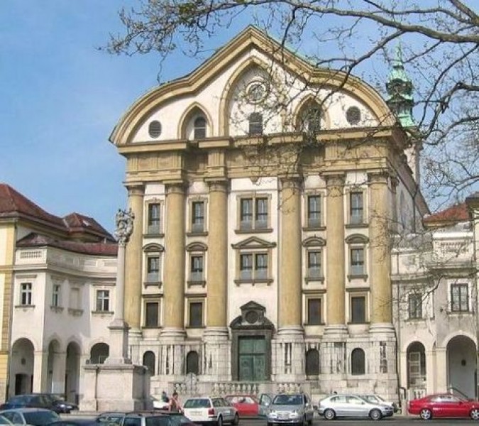 Uršulinska cerkev v Ljubljani 