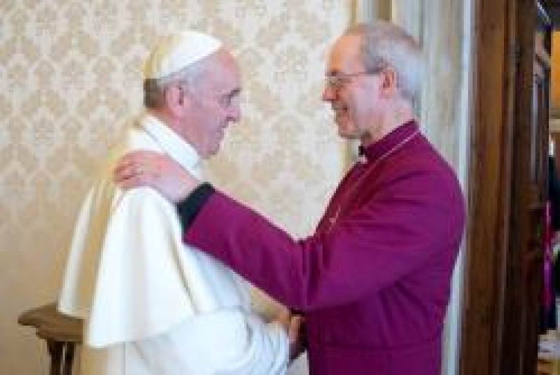 Papež Frančišek in nadškof Welby - Foto Radio Vatikan