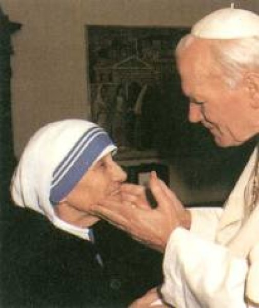 Bl. Mati Terezija in sv. Janez Pavel II. - Prvi čudež je pred beatifikacijo leta 2003 potrdil sv. papež Janez Pavel II.