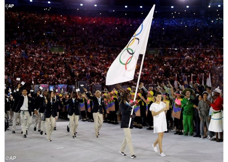 Deset atletov nastopa pod isto zastavo, in sicer zastavo olimpijskih iger - Foto Radio Vatikan