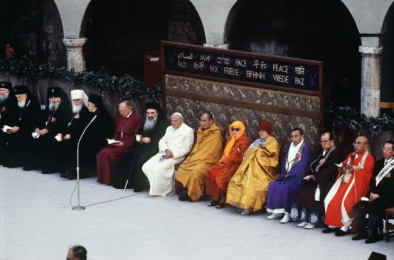 Molitev verskih voditeljev v Assisiju l. 1986 - Foto: splet