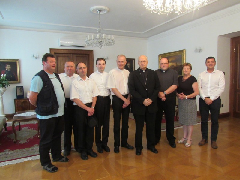 Udeležence iz Slovenije je v svoji rezidenci sprejel madžarski primas kardinal Péter Erdő, budimpeško-esztergomski nadškof - Foto: Kanonist.eu