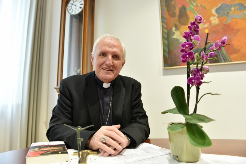 Msgr. Stanislav Zore, ljubljanski nadškof metropolit in predsednik SŠK - Foto: Družina