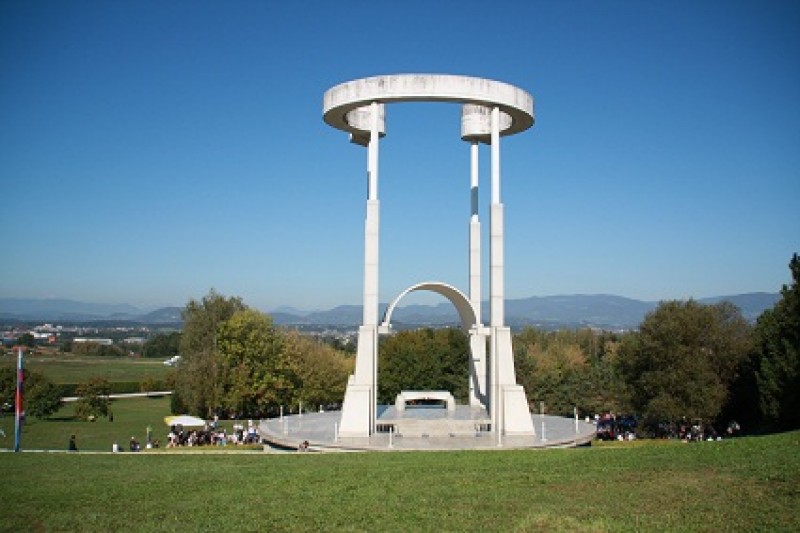 Spominski park Teharje je osrednji državni park Republike Slovenije, ki je posvečen nekdaj zamolčanim žrtvam povojnih pobojev.