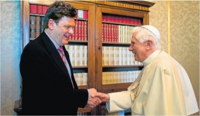 Peter Seewald in papež Benedikt XVI. – Foto: http://www.fondazioneratzinger.va
