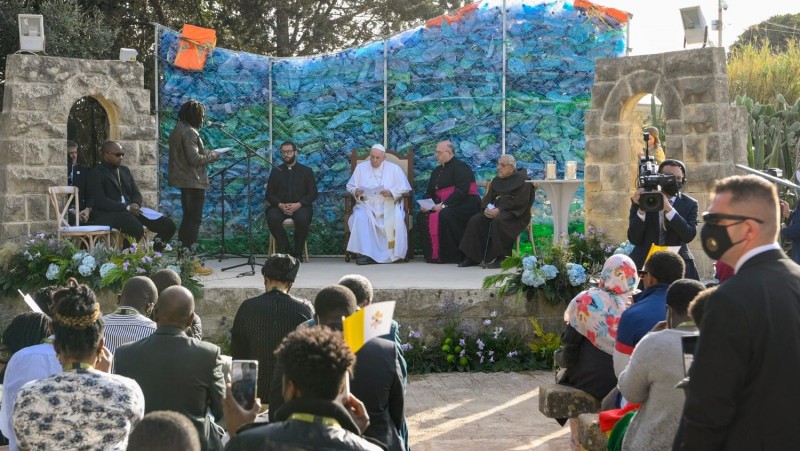 Papeževo srečanje z migranti 3. aprila 2022 med apostolskim potovanjem na Malto. Foto: Vatican Media