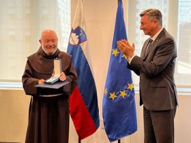 Predsednik Republike Slovenije v New Yorku vročil državno odlikovanje frančiškanu p. Krizologu Cimermanu
