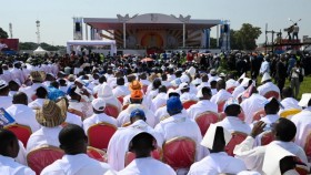 Papež Frančišek med sveto mašo v Kongu: Odpustiti sebi, drugim in zgodovini. V svet prinašati Gospodov mir