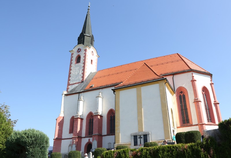 Cerkev Marijinega rojstva na Gorci nad Malečnikom. FOTO: Družina.si / Ivo Žajdela